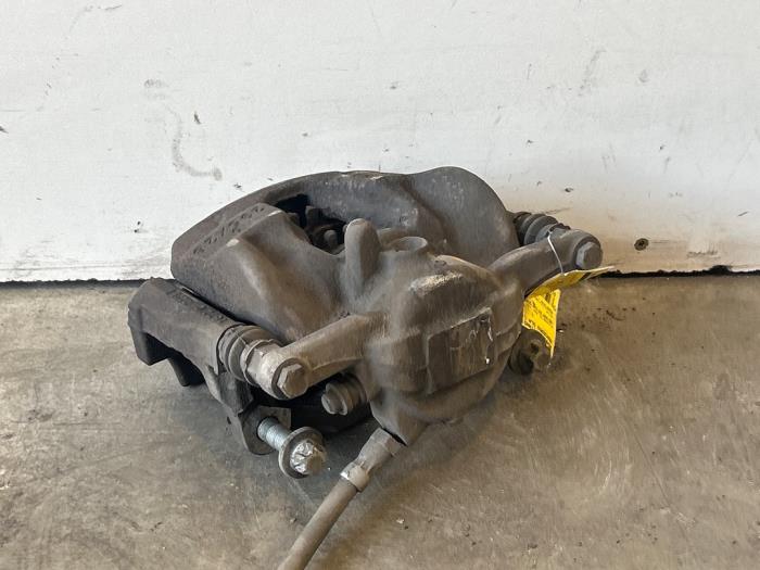 Remklauw (Tang) links-voor Mercedes GLA