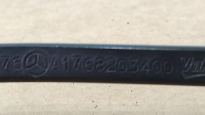 Front wiper arm Mercedes GLA