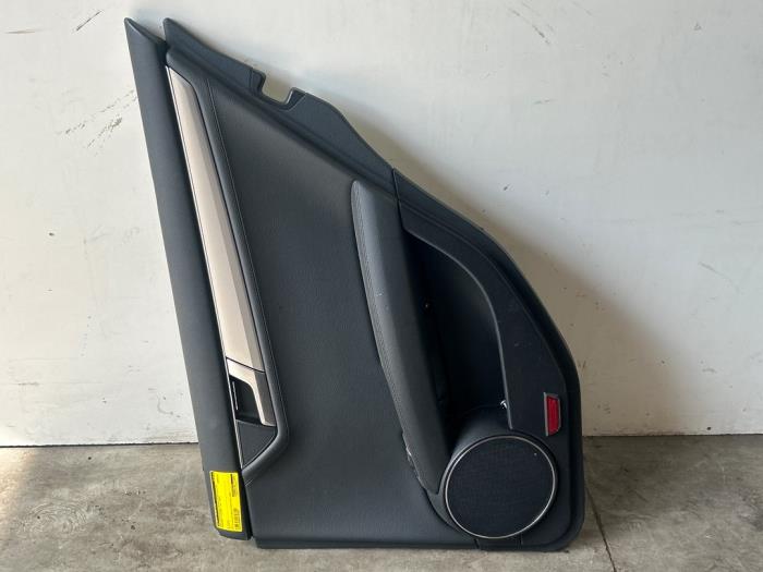 Rear door trim 4-door, right Mercedes C-Klasse