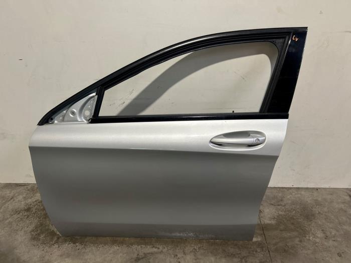 Portier 4Deurs links-voor Mercedes GLA