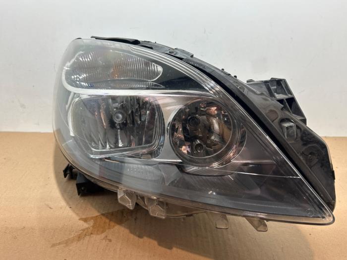 Phare droit Mercedes B-Klasse