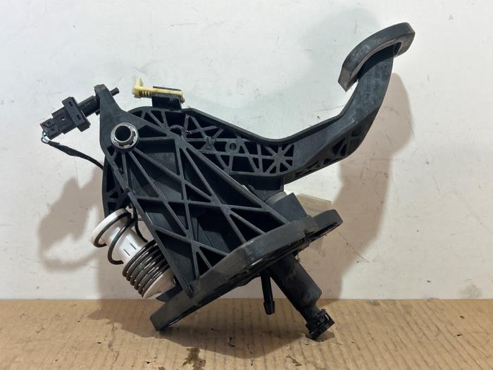 Pedal gazu Mercedes B-Klasse