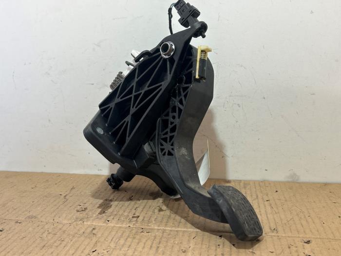 Pedal gazu Mercedes B-Klasse