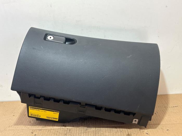 Glovebox Mercedes C-Klasse