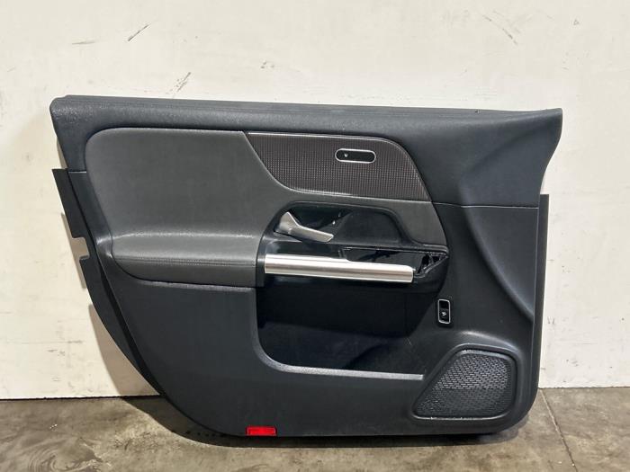 Revêtement portière 4portes avant gauche Mercedes EQA