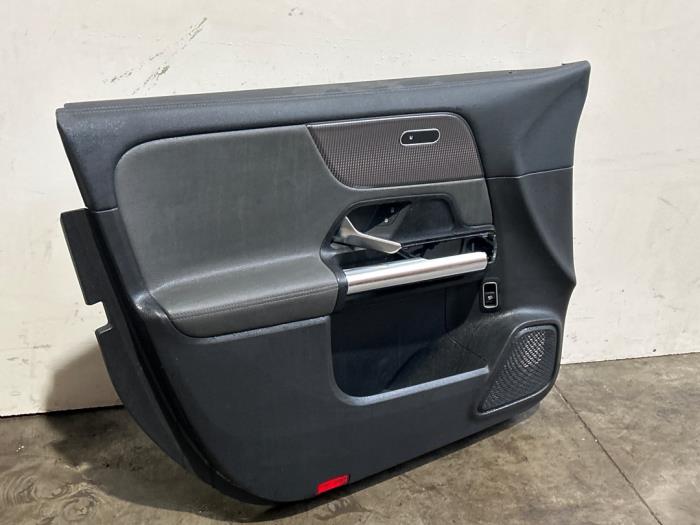 Portierbekleding 4Deurs links-voor Mercedes EQA