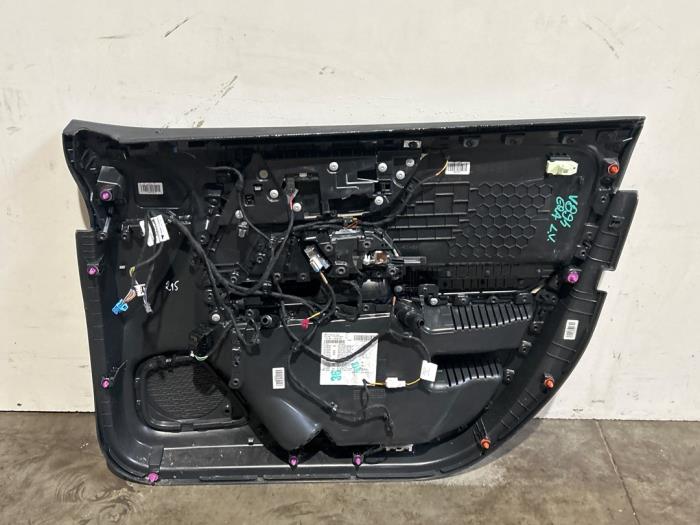 Portierbekleding 4Deurs links-voor Mercedes EQA