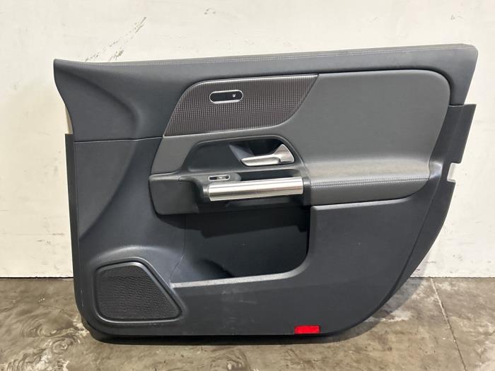 Revêtement portière 4portes avant droite Mercedes EQA