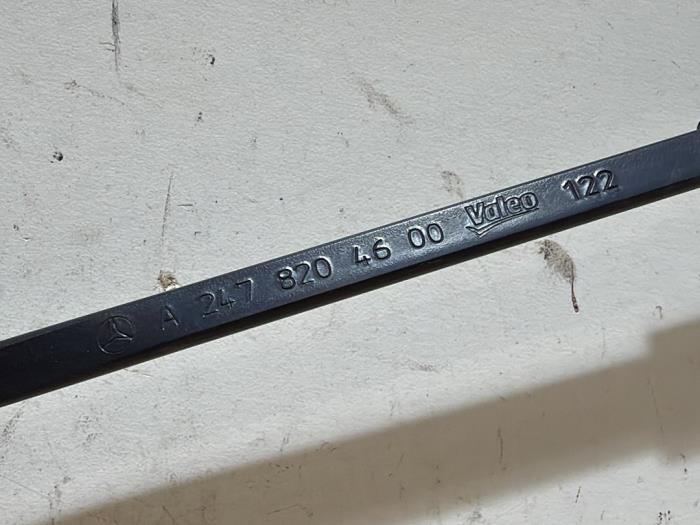 Brazo delantero de limpiaparabrisas Mercedes EQA