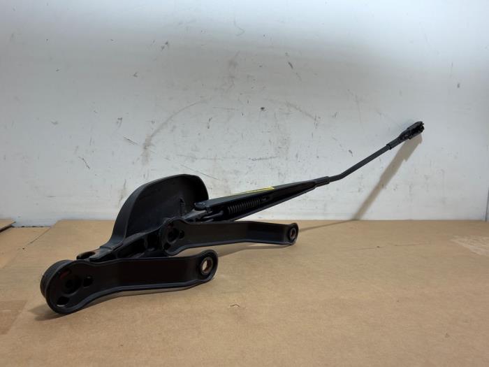 Brazo delantero de limpiaparabrisas Mercedes EQA