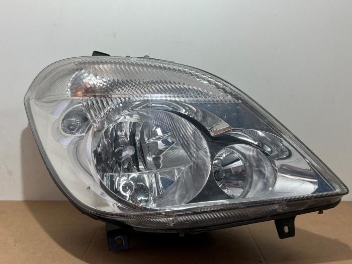 Phare droit Mercedes Sprinter