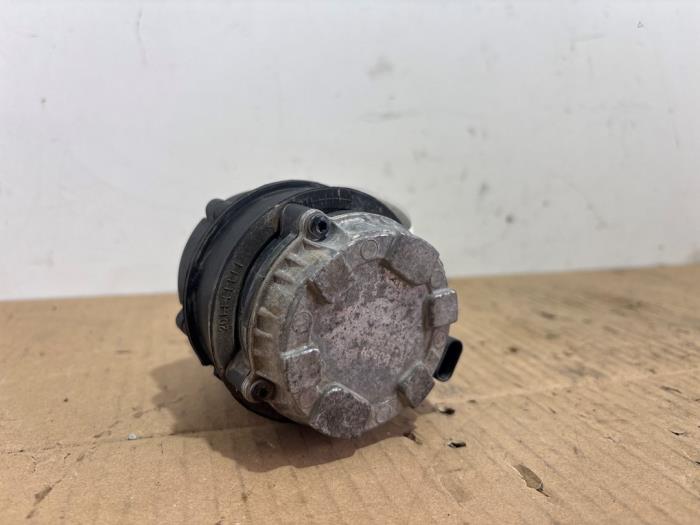 Pompe à eau Mercedes C-Klasse