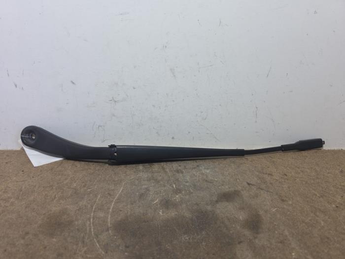Brazo delantero de limpiaparabrisas Mercedes GLA