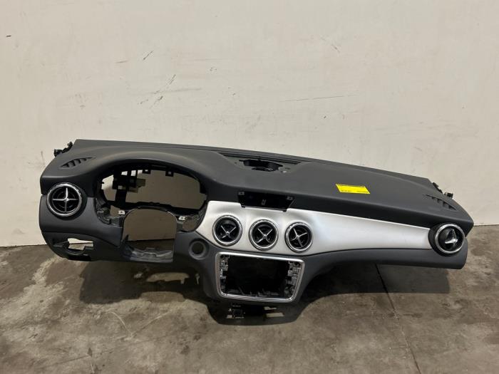 Dashboard Mercedes GLA
