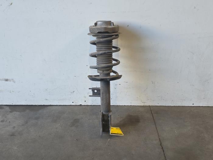 Fronts shock absorber, left Mercedes GLA