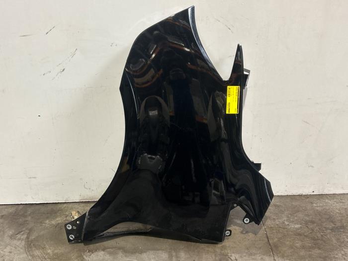Front wing, left Mercedes Sprinter