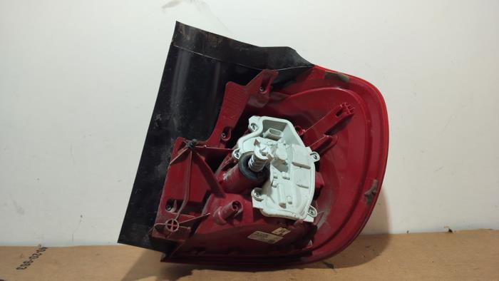 Luz trasera izquierda Mercedes GLA