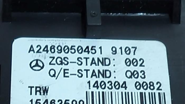 Parking brake switch Mercedes GLA