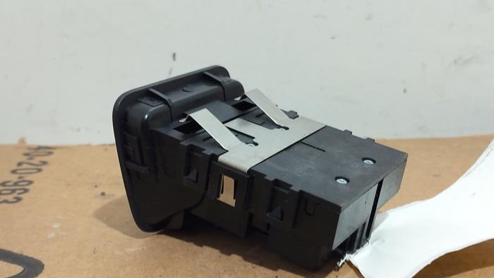 Parking brake switch Mercedes GLA