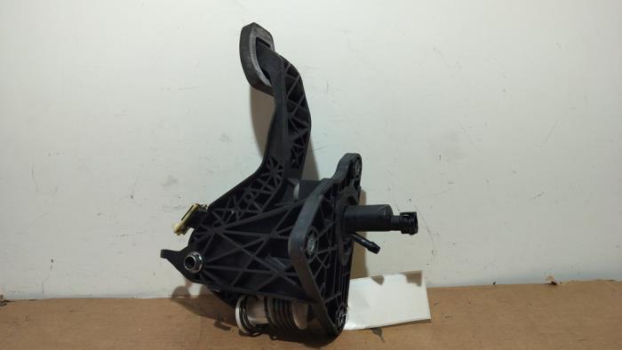 Pedal de embrague Mercedes GLA