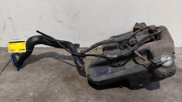 Zbiornik spryskiwacza przód Mercedes GLA