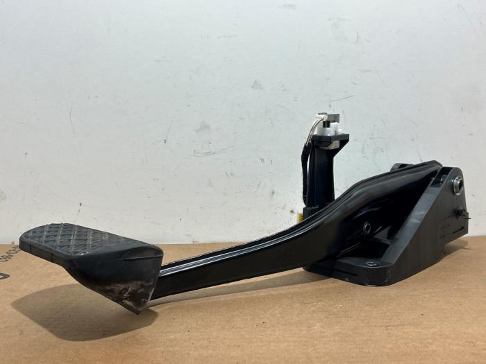 Pedal gazu Mercedes B-Klasse
