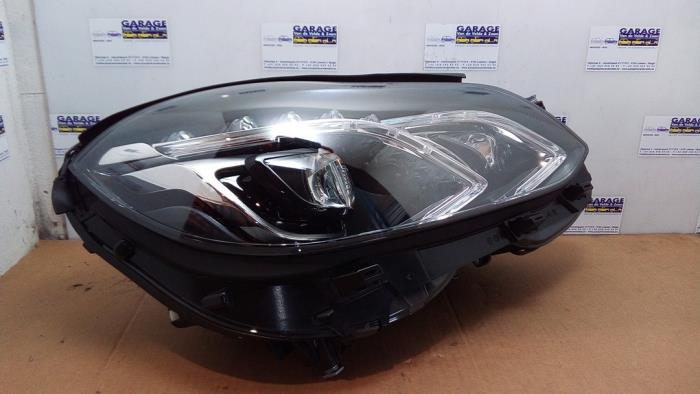 Faro derecha Mercedes E-Klasse