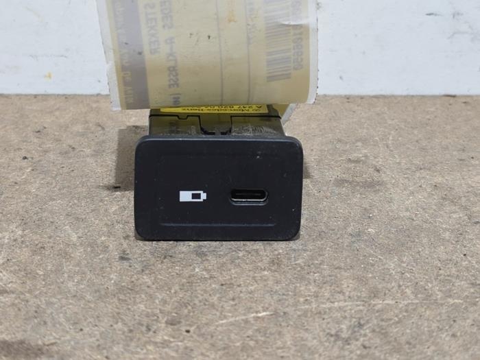 Wtyczka USB Mercedes A-Klasse