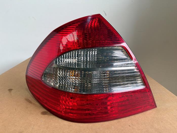 Achterlicht links Mercedes E-Klasse