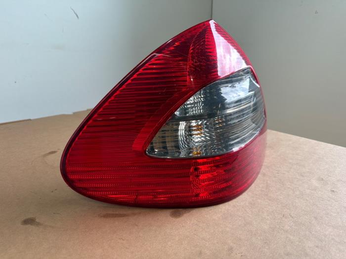 Luz trasera izquierda Mercedes E-Klasse