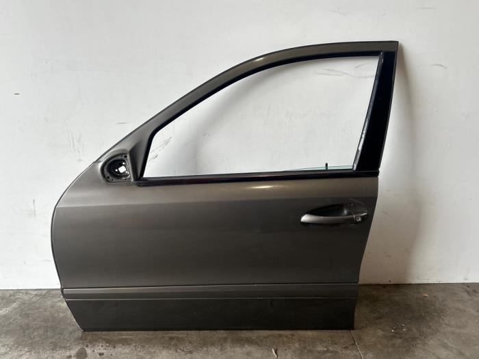 Door 4-door, front left Mercedes E-Klasse