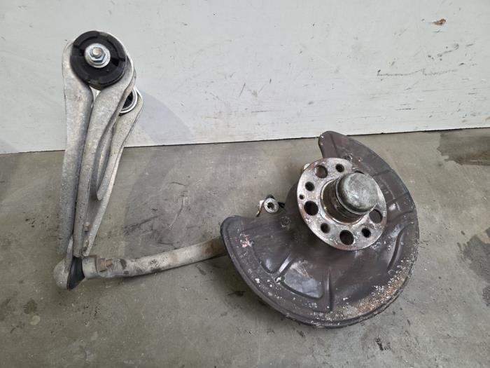 Fusee links-voor Mercedes E-Klasse