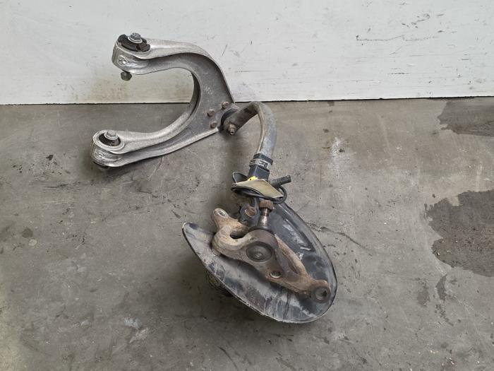 Fusee links-voor Mercedes E-Klasse