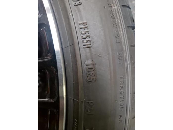 Kit jantes + pneumatiques Mercedes EQA