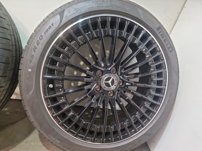 Kit jantes + pneumatiques Mercedes EQA
