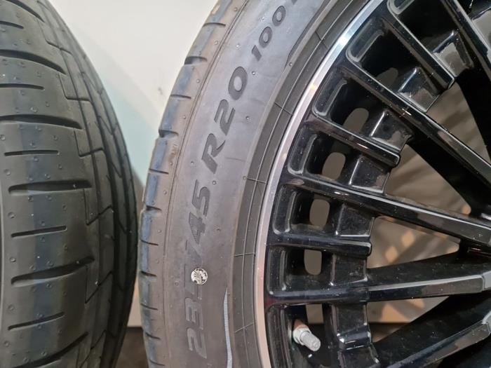 Kit jantes + pneumatiques Mercedes EQA