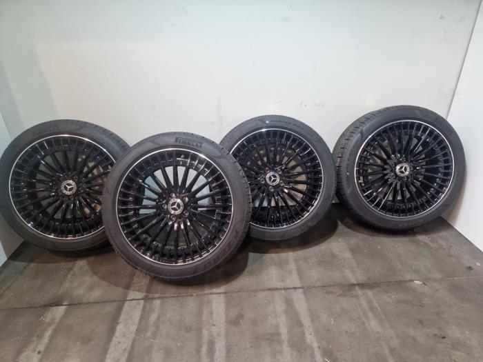 Kit jantes + pneumatiques Mercedes EQA