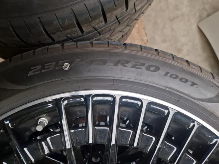 Kit jantes + pneumatiques Mercedes EQA
