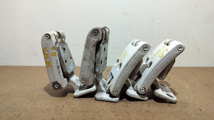 Tailgate hinge Mercedes Sprinter
