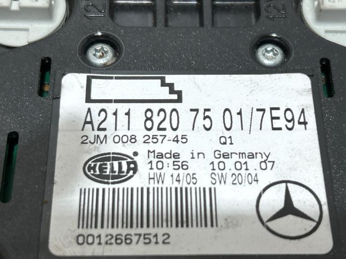 Oswietlenie wewnetrzne tyl Mercedes CLS-Klasse