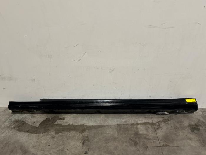 Sill, left Mercedes C-Klasse