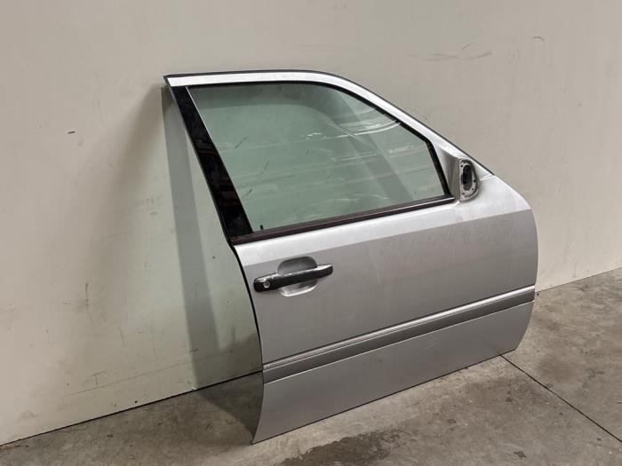 Puerta 4 puertas derecha delante Mercedes C-Klasse