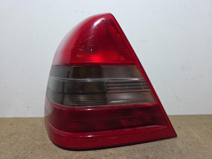 Luz trasera izquierda Mercedes C-Klasse