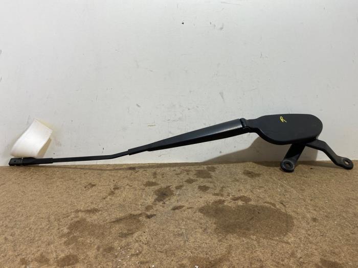 Brazo delantero de limpiaparabrisas Mercedes EQA