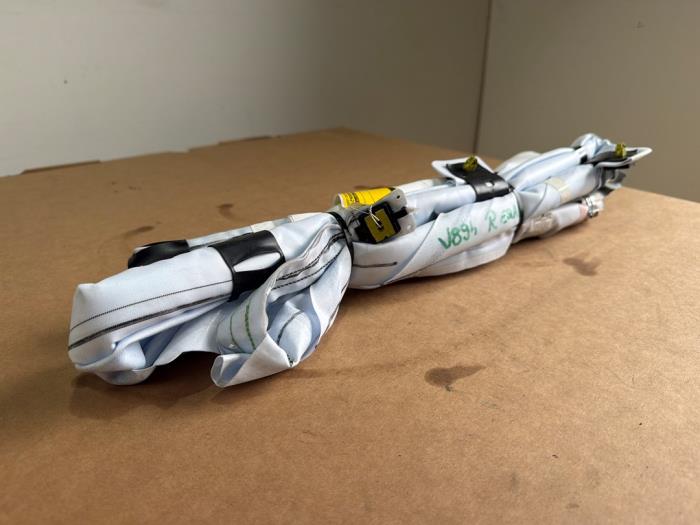 Roof curtain airbag Mercedes EQA