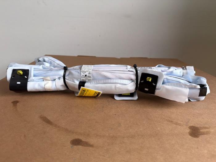 Roof curtain airbag Mercedes EQA