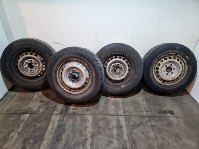 Felgen Set + Reifen Mercedes Sprinter
