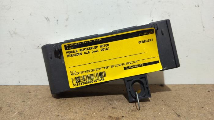 Module passage hayon Mercedes CLA