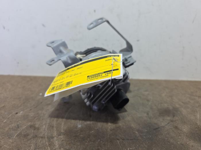 Water pump Mercedes EQA