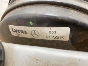 Rembol van een Mercedes-Benz SL (R129) 3.0 300 SL 24V 1993
